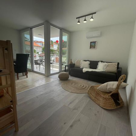 Vila Regina Apartment Paloma With Swimming Pool Jezera Zewnętrze zdjęcie