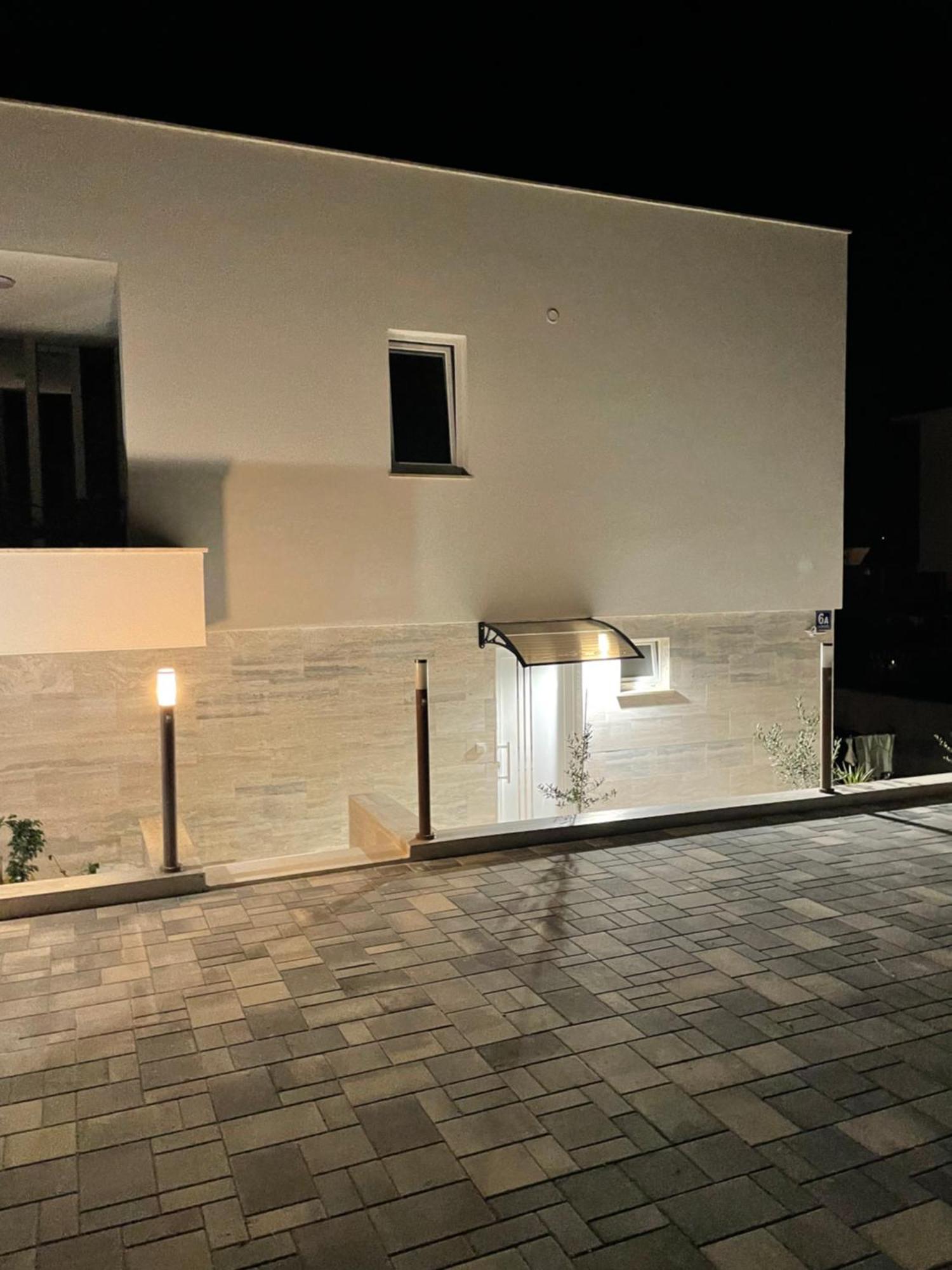 Vila Regina Apartment Paloma With Swimming Pool Jezera Zewnętrze zdjęcie