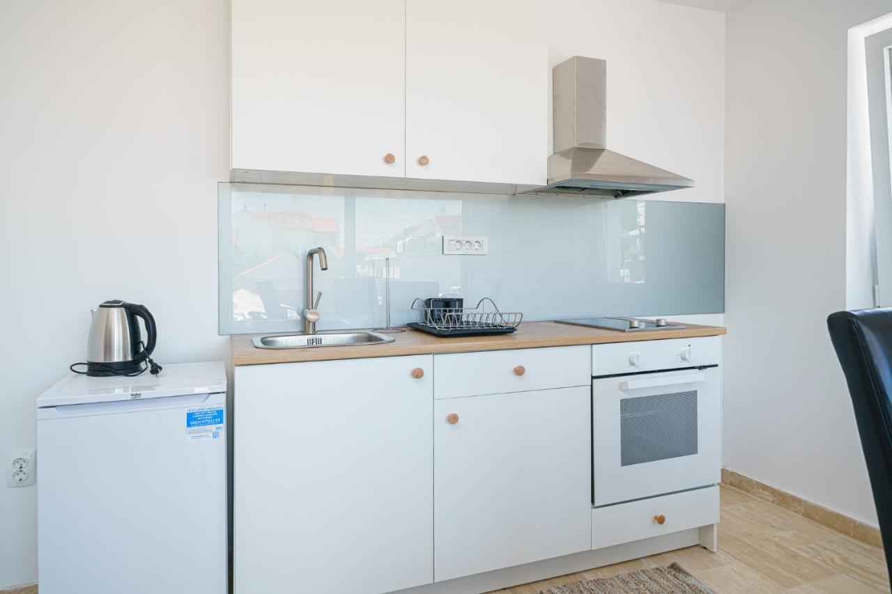 Vila Regina Apartment Paloma With Swimming Pool Jezera Zewnętrze zdjęcie