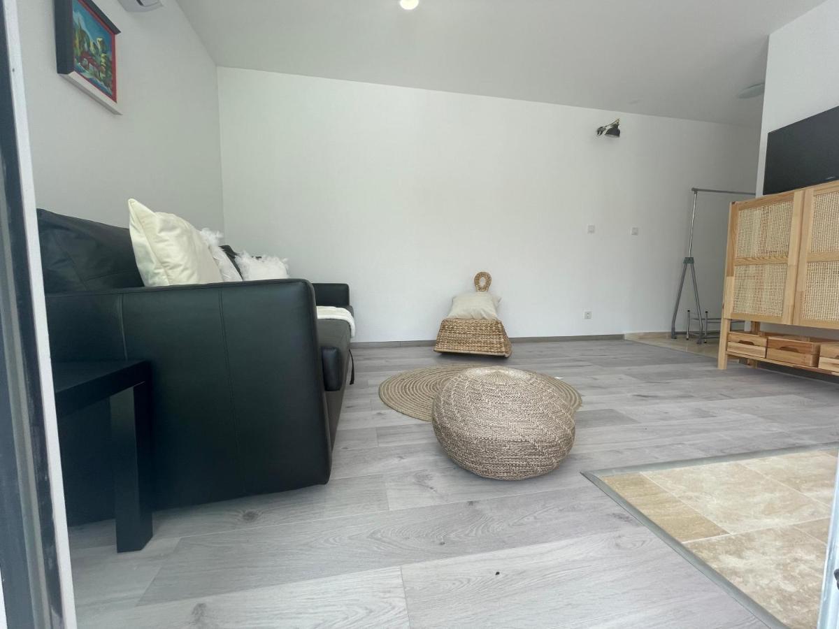 Vila Regina Apartment Paloma With Swimming Pool Jezera Zewnętrze zdjęcie