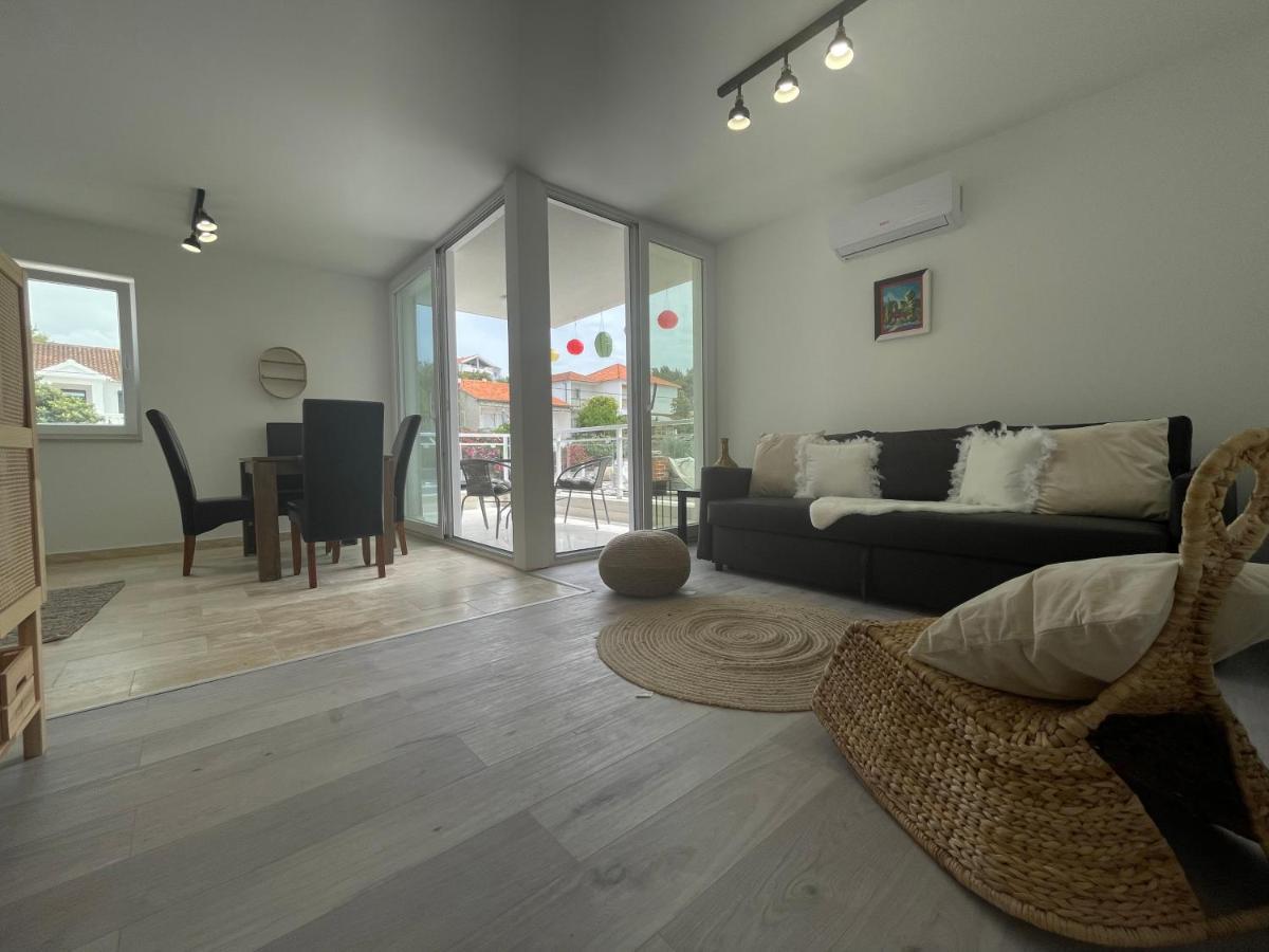 Vila Regina Apartment Paloma With Swimming Pool Jezera Zewnętrze zdjęcie